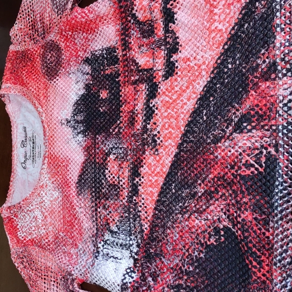 Onque Casuals Screen Print Mesh Overlay Top - Picture 5 of 6